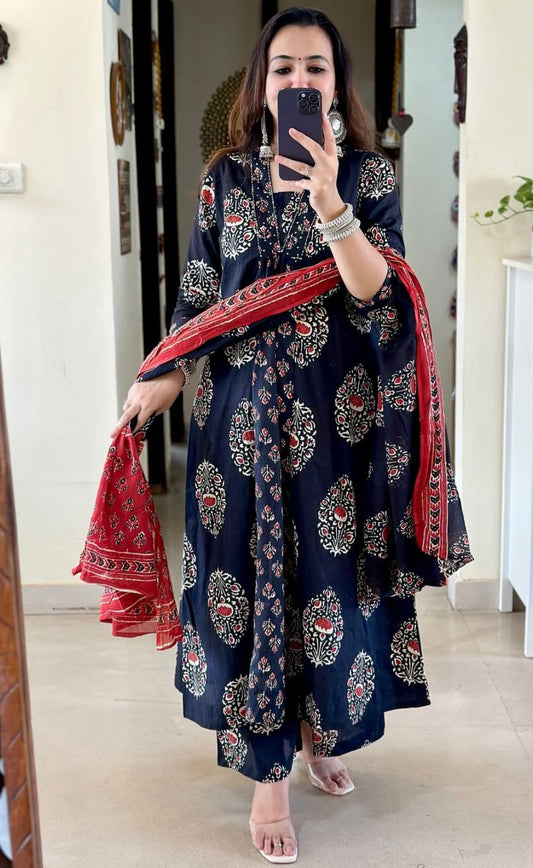 Anarkali Kurta Set with Cotton Pant & Malmal Dupatta